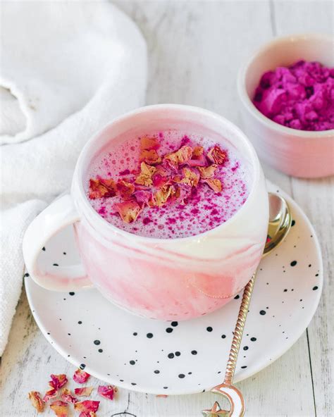 PINK PITAYA LATTE .